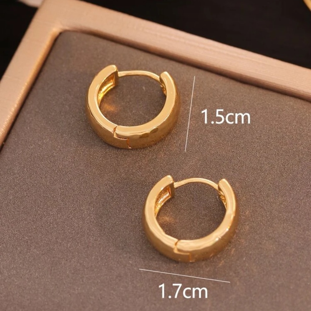 New gold colored hoop earrings - Picture 4 of 5